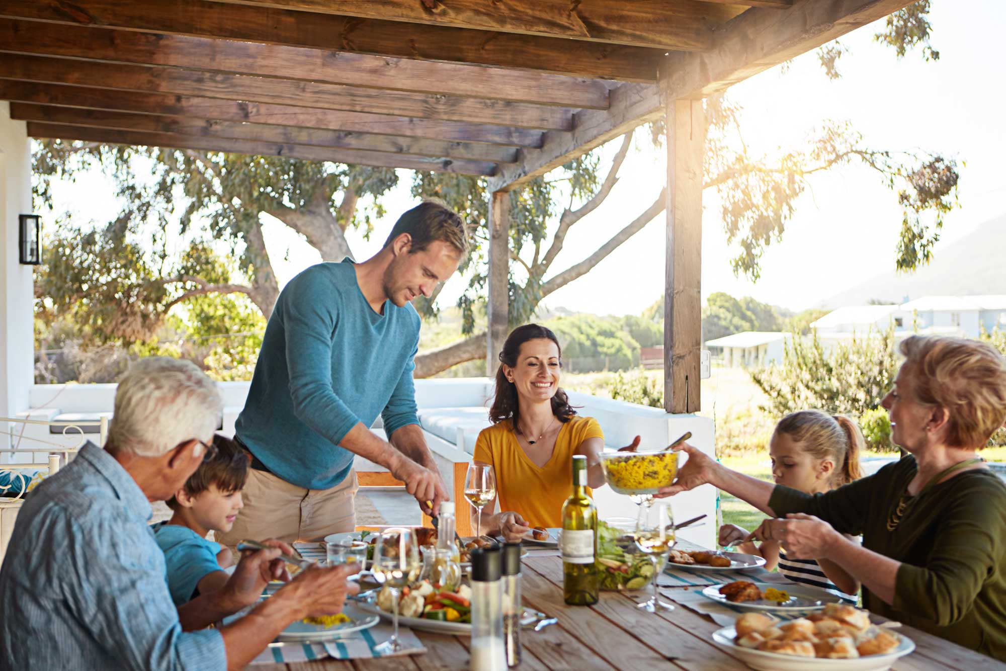 family_outdoor_backyard_joyful